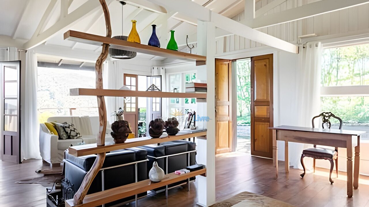 Casa para alquiler de vacaciones em Campos do Jordão (Alto dos Mellos)