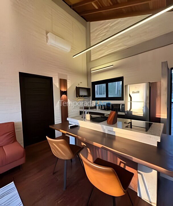 Casa para aluguel de temporada em Campos do Jordão (Alto dos Mellos)