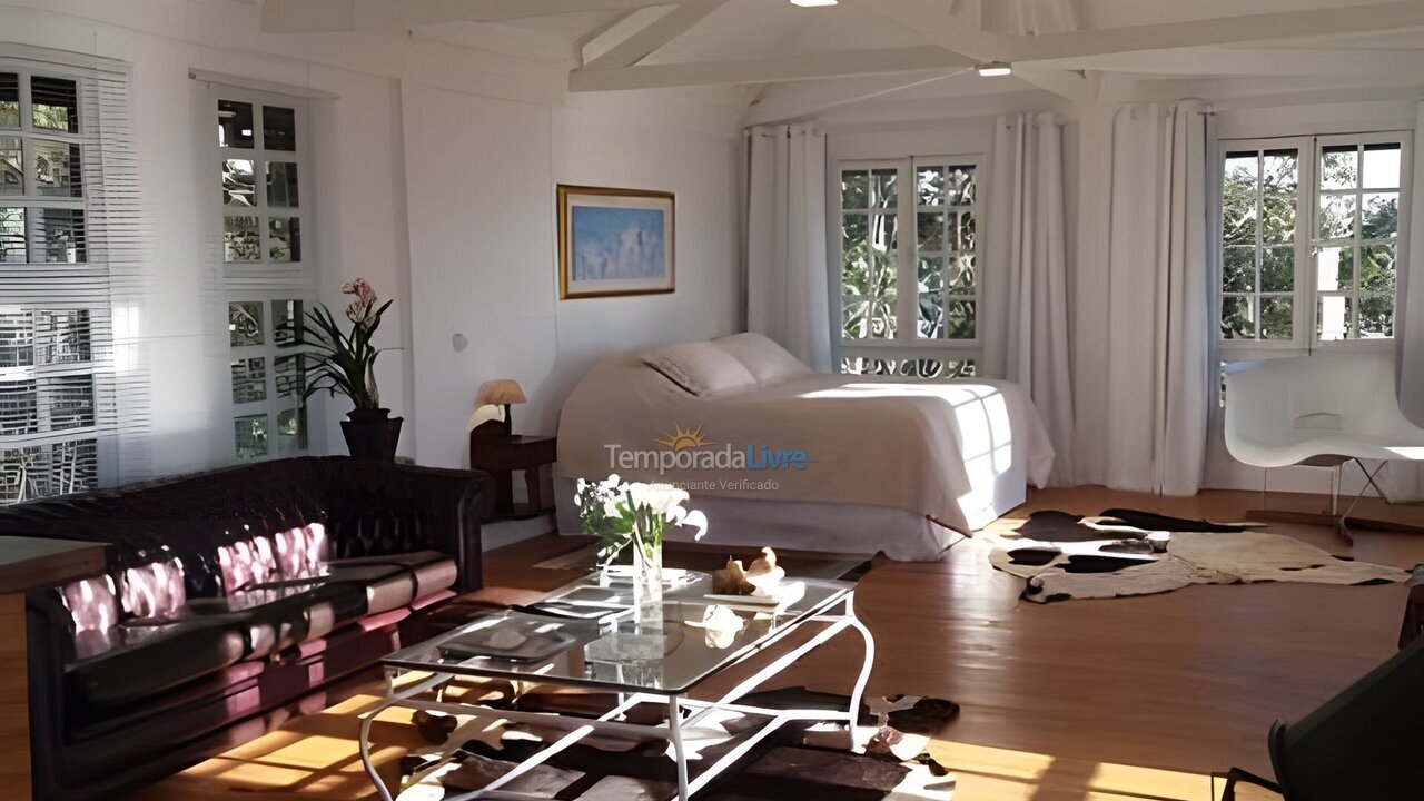 Casa para alquiler de vacaciones em Campos do Jordão (Alto dos Mellos)