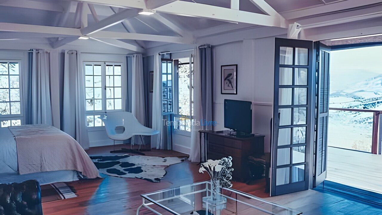 Casa para alquiler de vacaciones em Campos do Jordão (Alto dos Mellos)