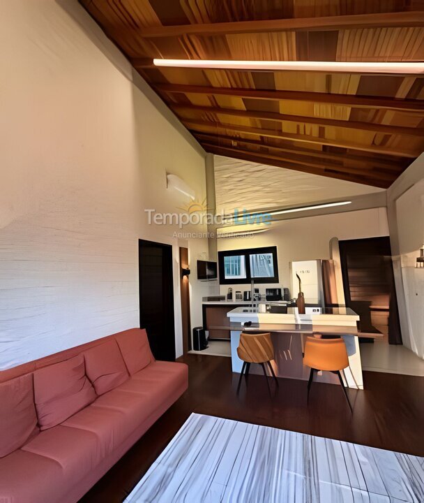 Casa para aluguel de temporada em Campos do Jordão (Alto dos Mellos)