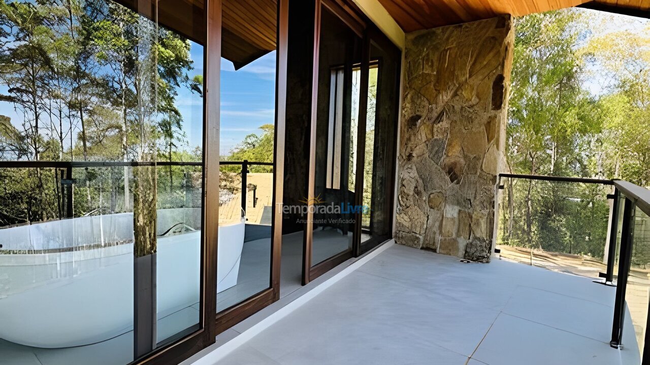 Casa para alquiler de vacaciones em Campos do Jordão (Alto dos Mellos)