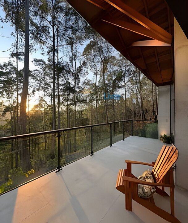 Casa para aluguel de temporada em Campos do Jordão (Alto dos Mellos)