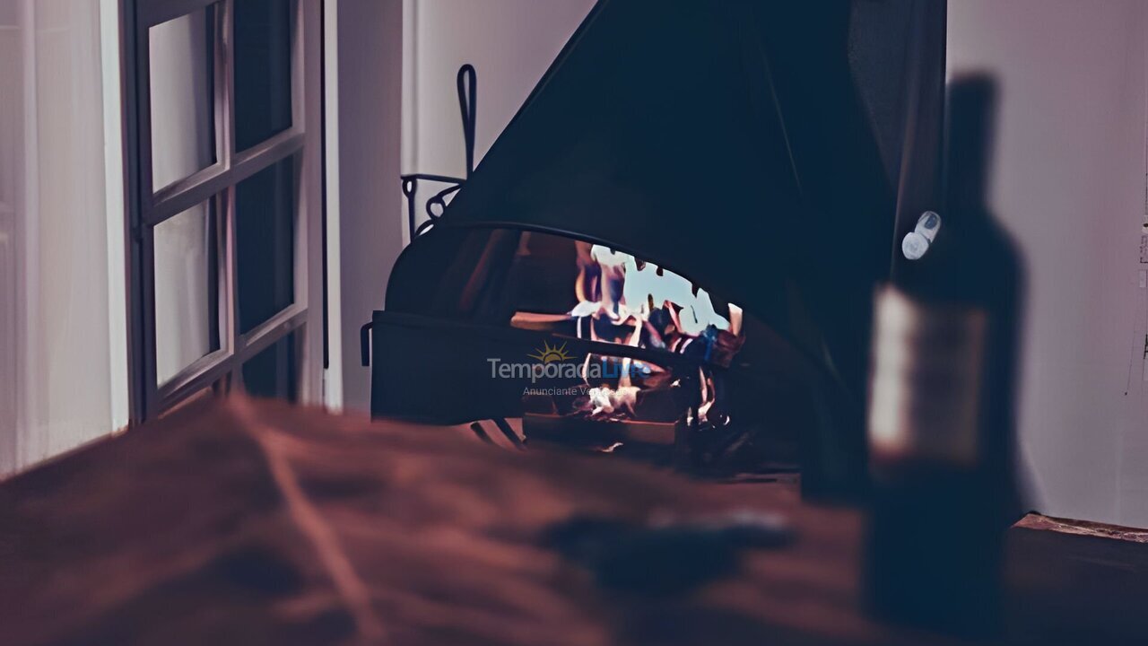 Casa para alquiler de vacaciones em Campos do Jordão (Alto dos Mellos)