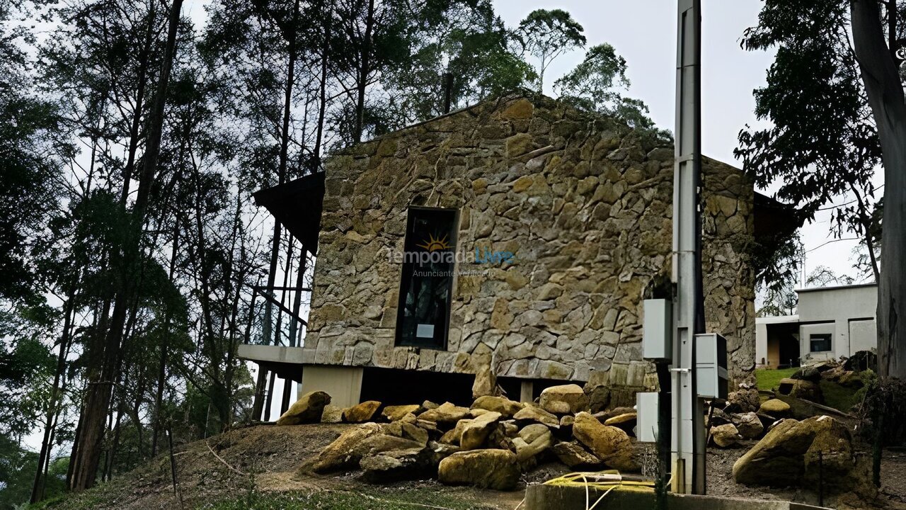 Casa para alquiler de vacaciones em Campos do Jordão (Alto dos Mellos)