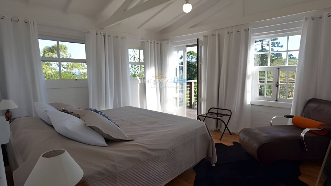 Casa para alquiler de vacaciones em Campos do Jordão (Alto dos Mellos)