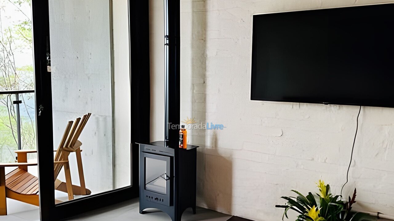 Casa para alquiler de vacaciones em Campos do Jordão (Alto dos Mellos)