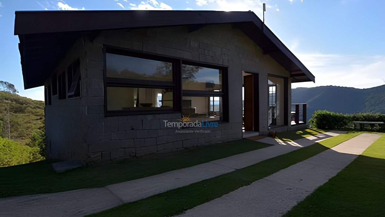 Casa para alquiler de vacaciones em Campos do Jordão (Alto dos Mellos)