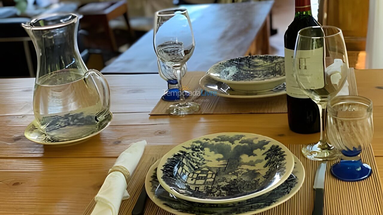 Casa para alquiler de vacaciones em Campos do Jordão (Alto dos Mellos)