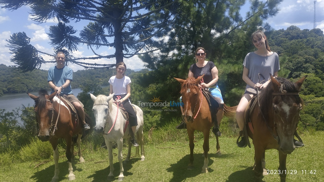 Chácara / sítio para aluguel de temporada em Campina Grande do Sul (Capivari Ecoresort)