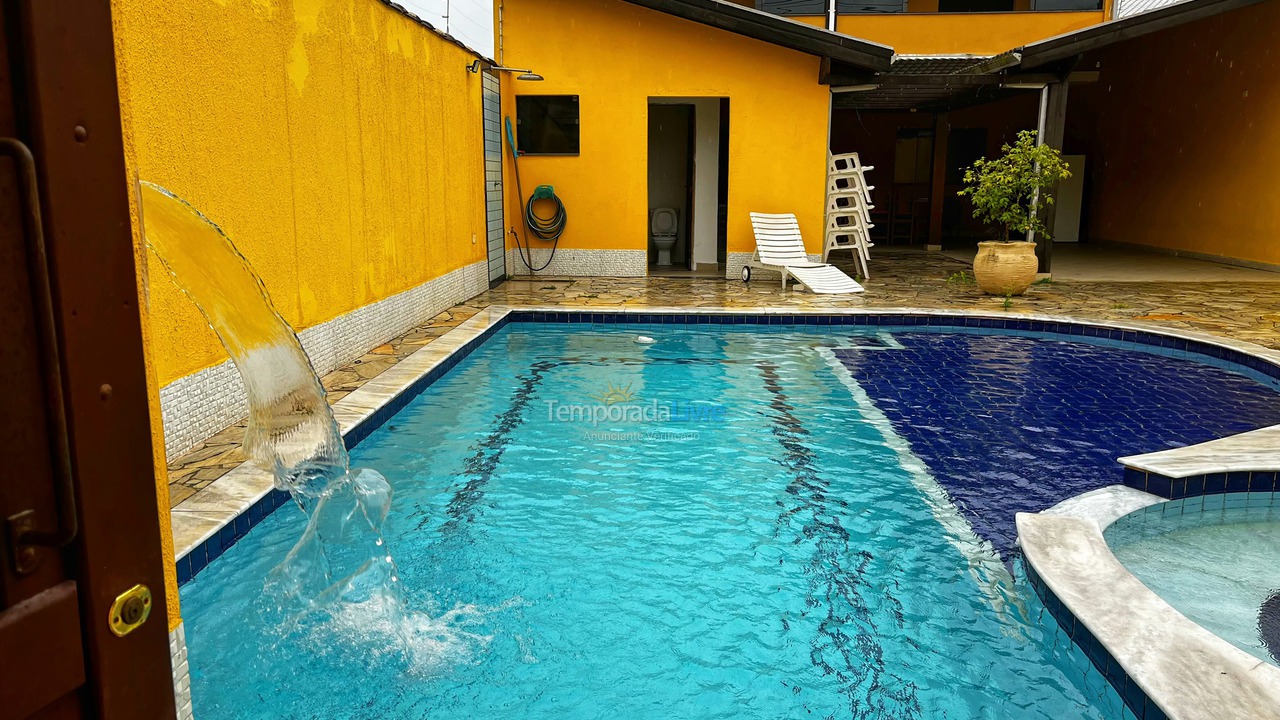 Casa para aluguel de temporada em Caraguatatuba (Martin de Sá)