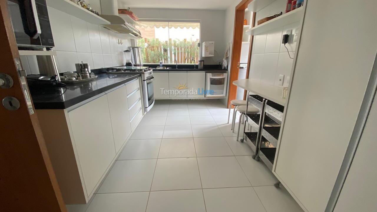 Casa para aluguel de temporada em Camaçari (Praia de Guarajuba)