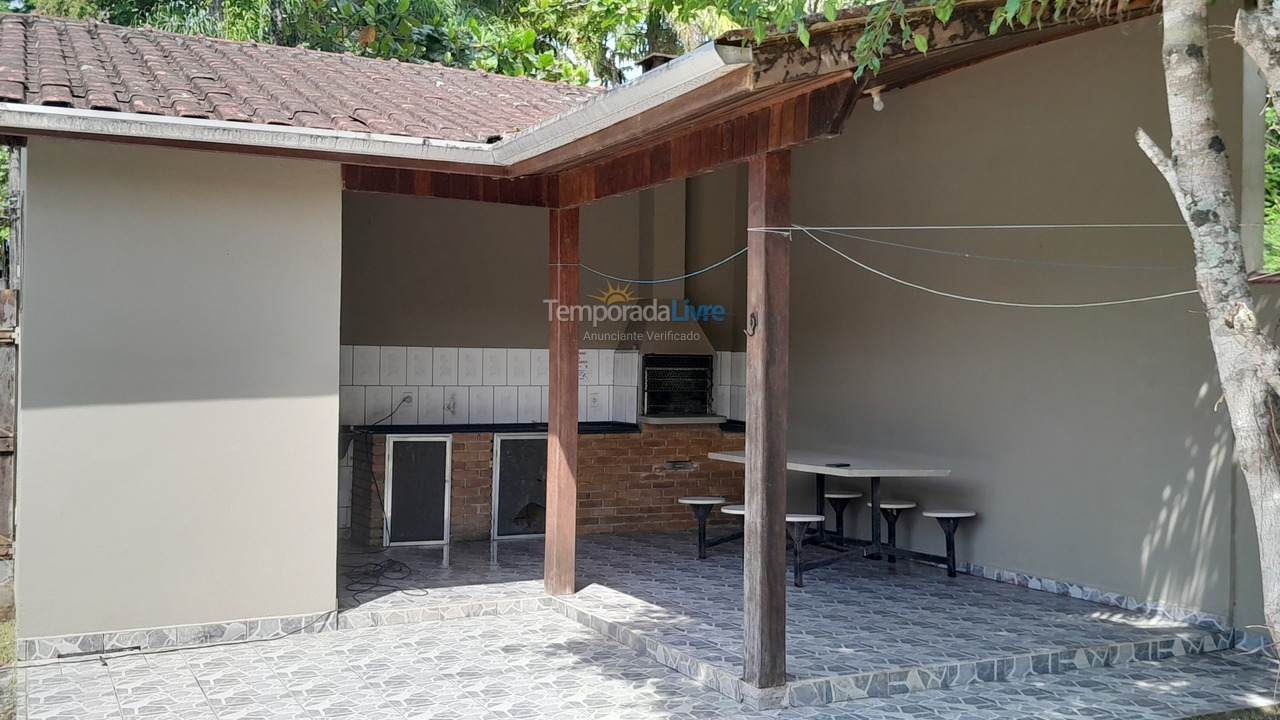 Casa para aluguel de temporada em Caraguatatuba (Massaguaçu)