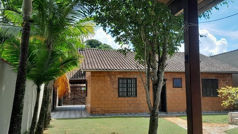 Casa para alugar em Caraguatatuba - Massaguaçu