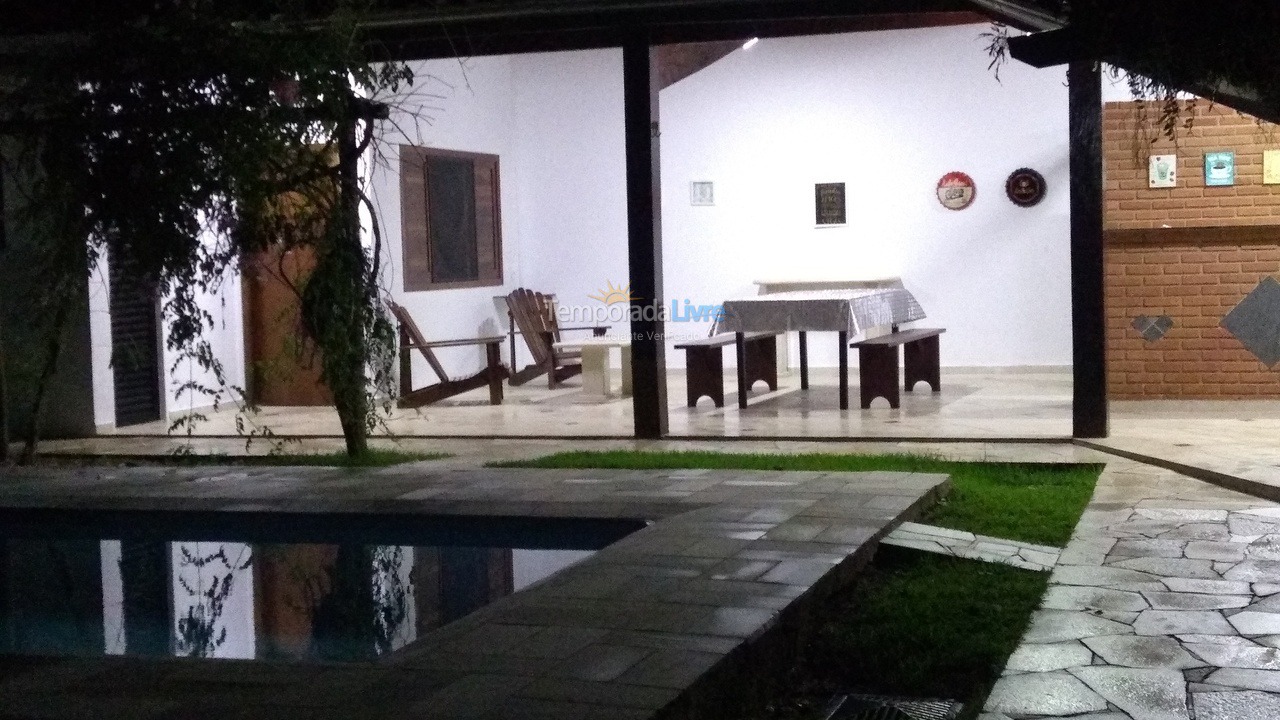 Casa para aluguel de temporada em Bertioga (Condominio Morada da Praia)
