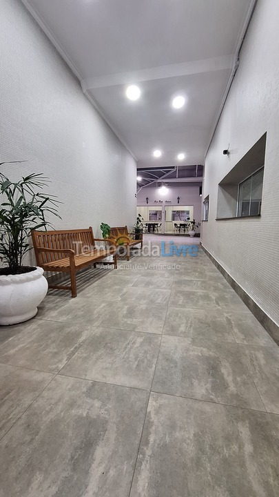 Apartamento para aluguel de temporada em Guarujá (Pitangueiras)