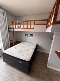 TRIPLEX 40 METROS DA PRAIA- 4 SUITES - TERRAÇO COM VISTA PARA O MAR