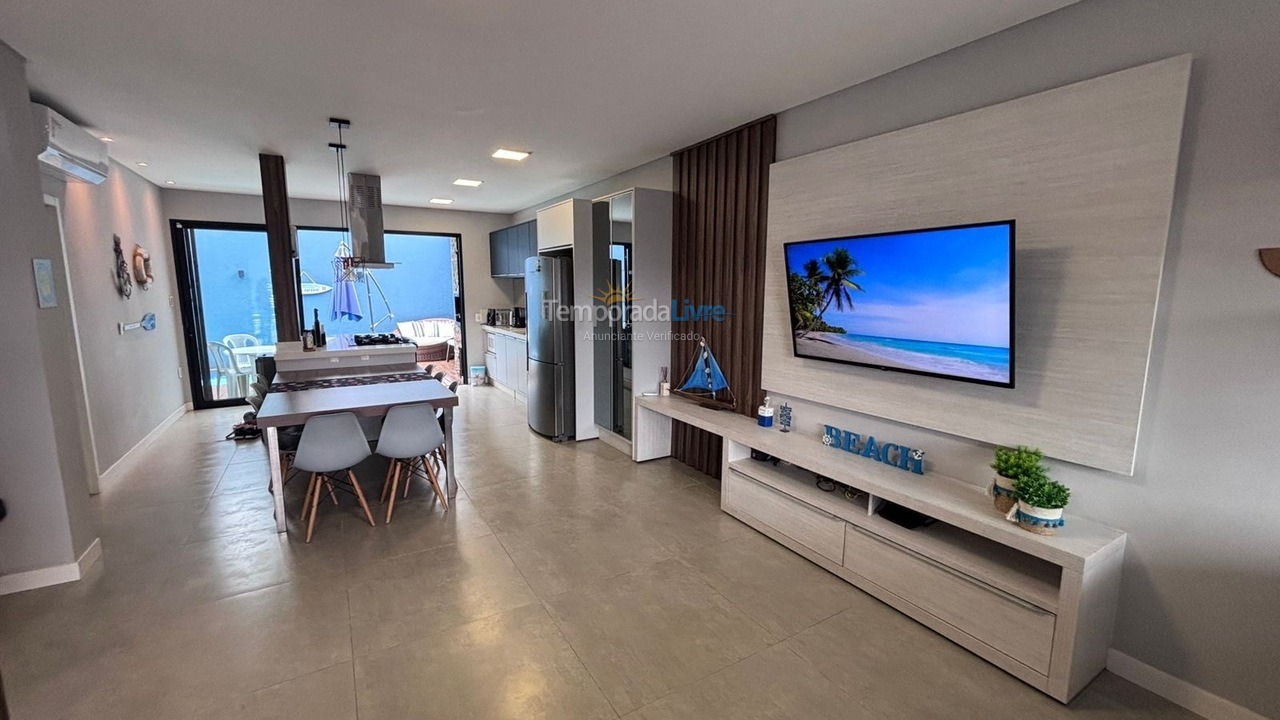 Casa para aluguel de temporada em São Francisco do Sul (Prainha)