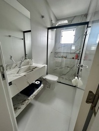 Excellent townhouse with 2 suites, 300 m from the sea.