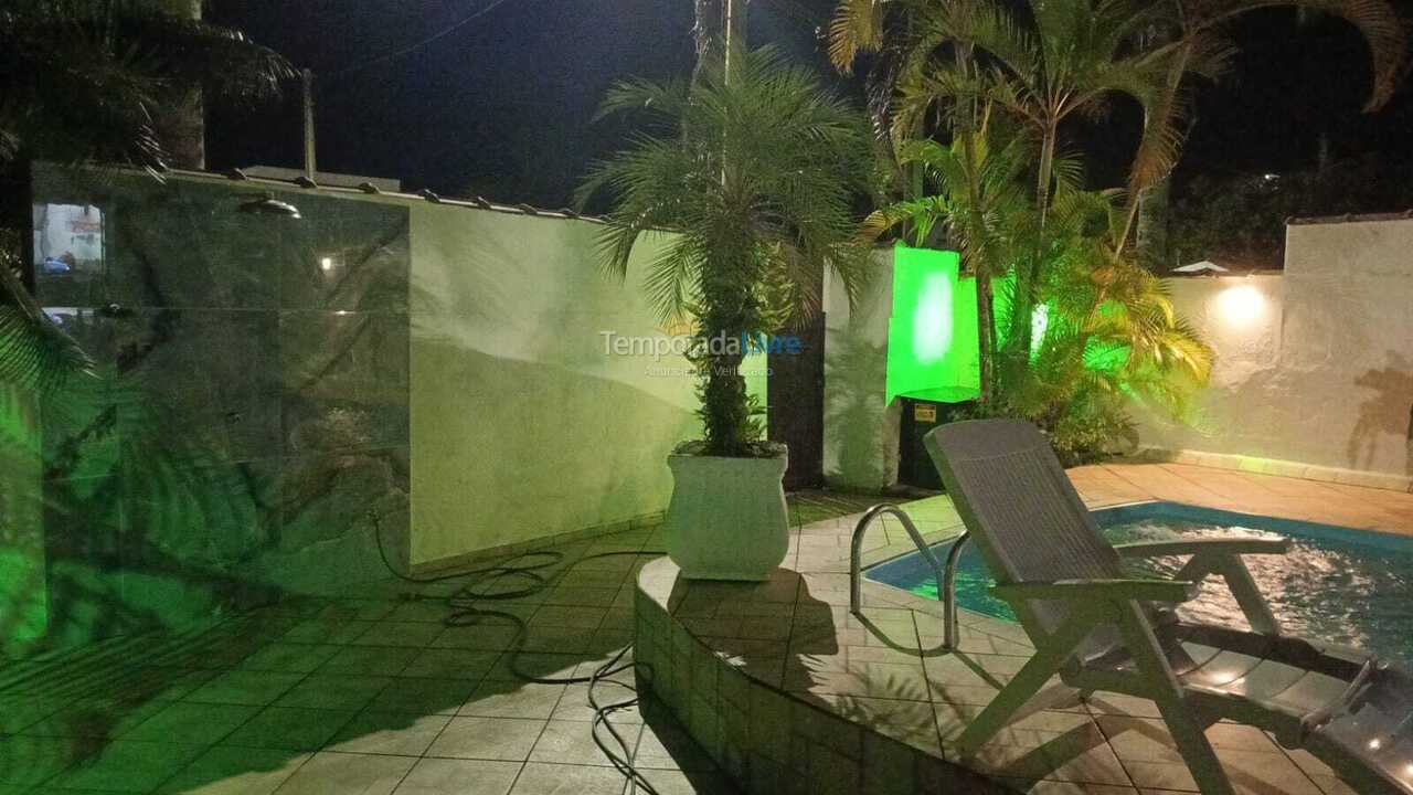 Casa para alquiler de vacaciones em Caraguatatuba (Massaguaçu)