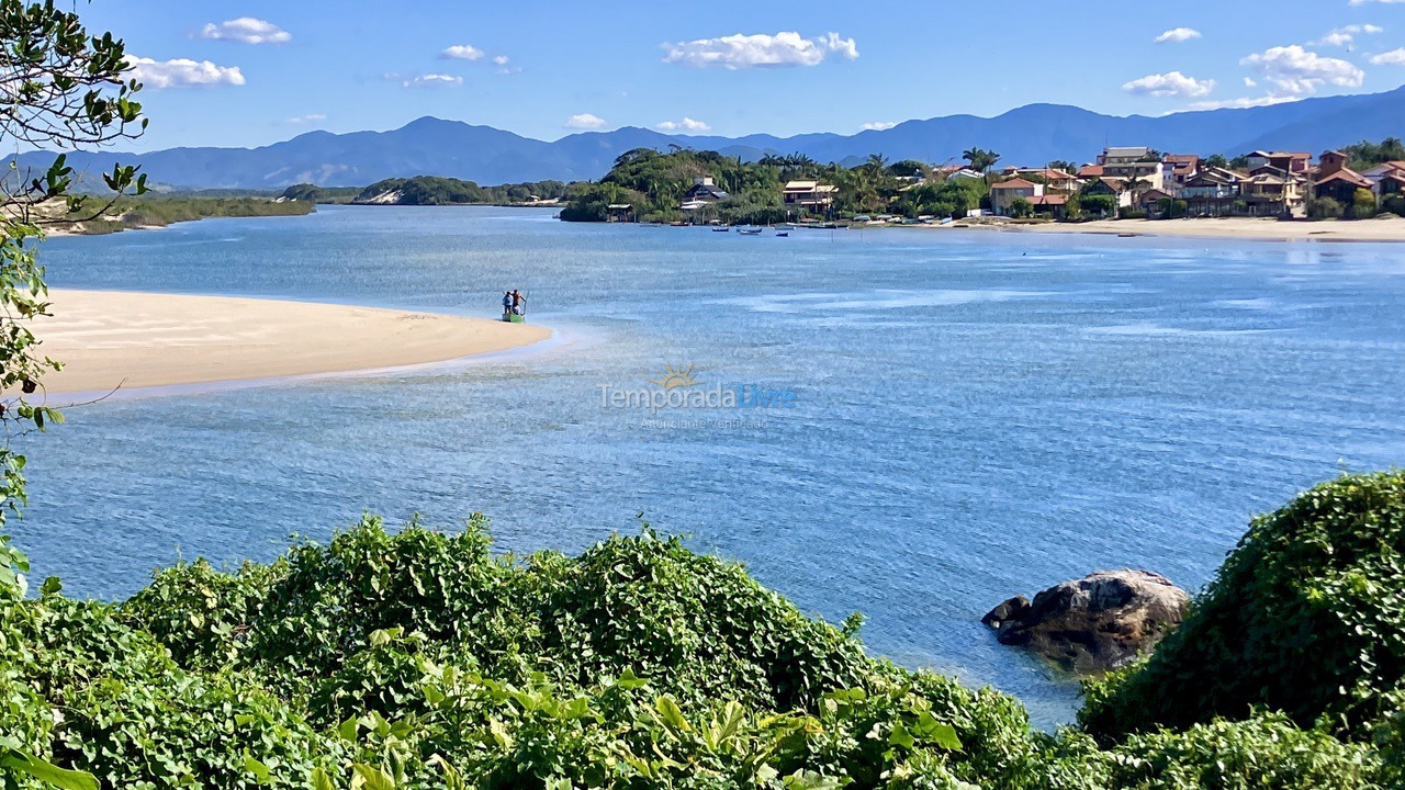 Casa para aluguel de temporada em Palhoça (Guarda do Embaú)
