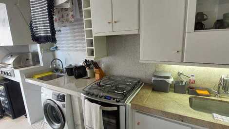 Edificio de apartamentos dúplex frente al mar, hermosa vista.