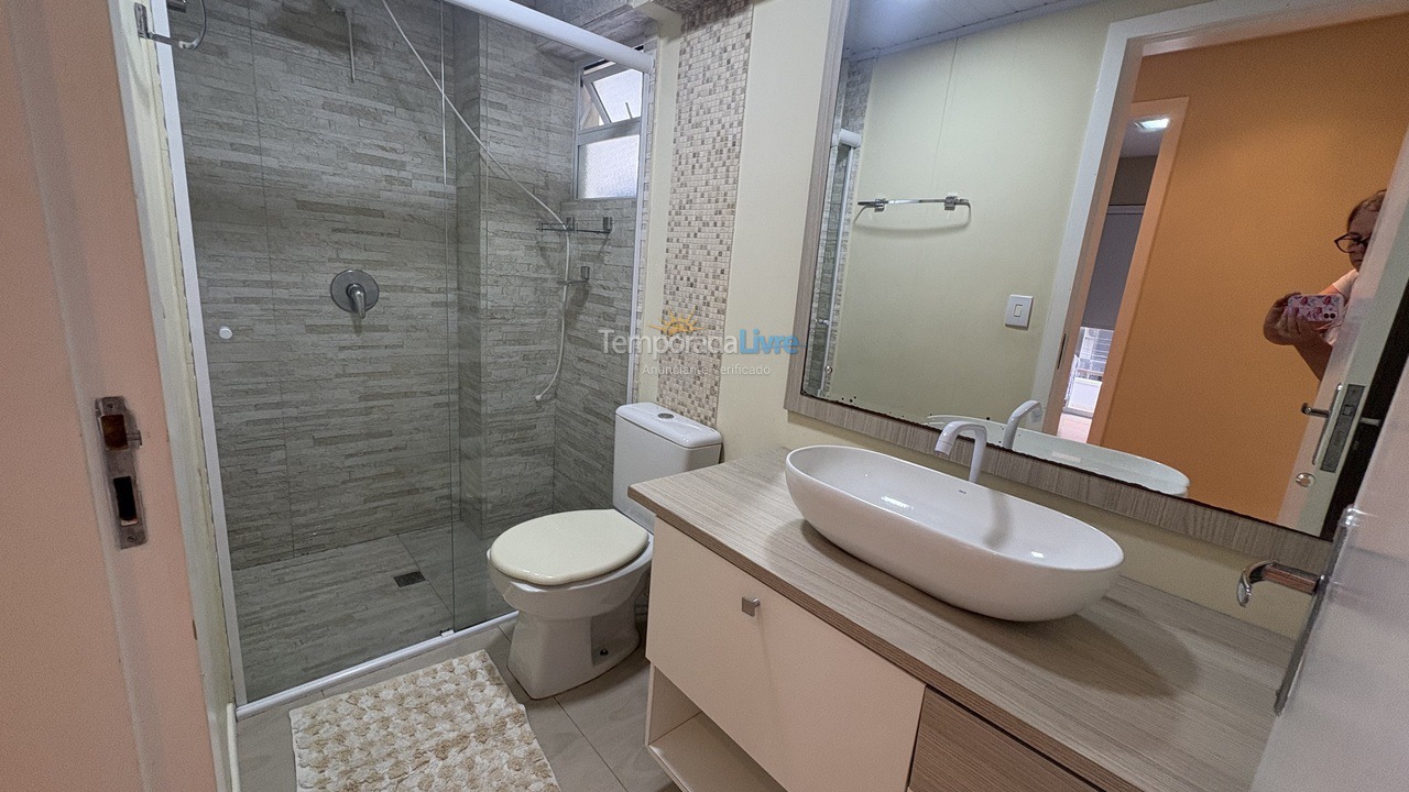 Apartamento para aluguel de temporada em Itapema (Meia Praia)