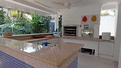 Deliciosa casa em condomínio | Praia da Baleia | Carnaval