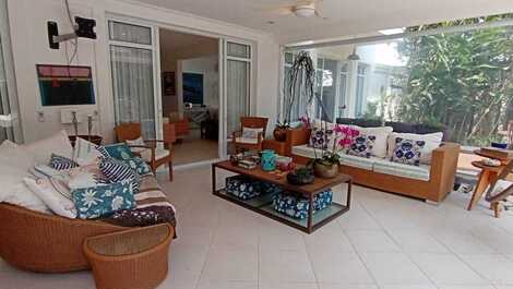 Deliciosa casa em condomínio | Praia da Baleia | Carnaval