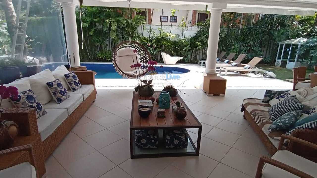 Casa para aluguel de temporada em São Sebastião (Praia da Baleia)