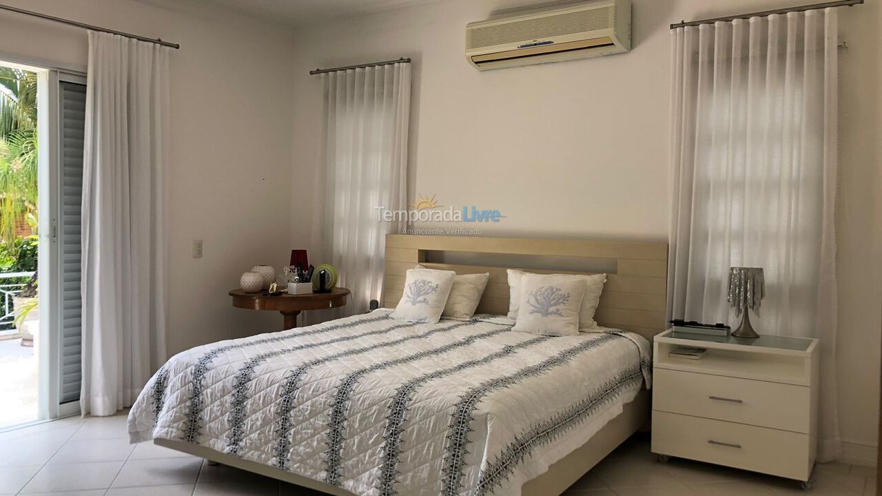 Casa para aluguel de temporada em São Sebastião (Praia da Baleia)