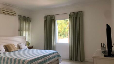 Deliciosa casa em condomínio | Praia da Baleia | Carnaval