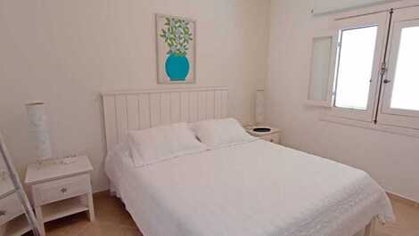 Delightful Beach House in a Condominium Whale Beach