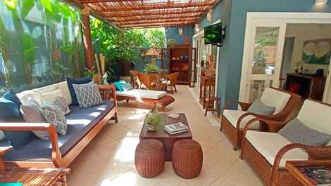 Delightful Beach House in a Condominium Whale Beach