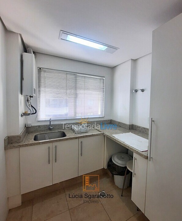 Apartamento para aluguel de temporada em Balneário Camboriú (Centro)