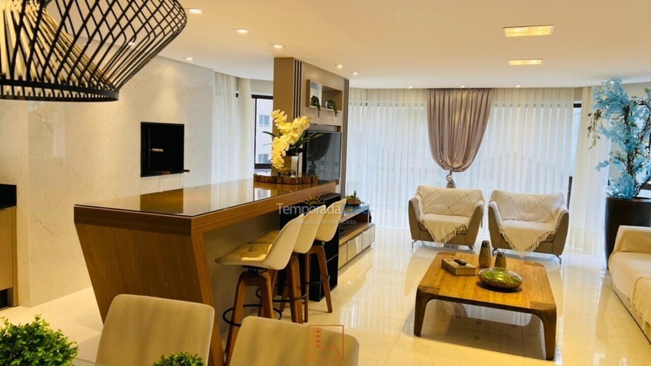 Apartamento para aluguel de temporada em Balneário Camboriú (Centro)