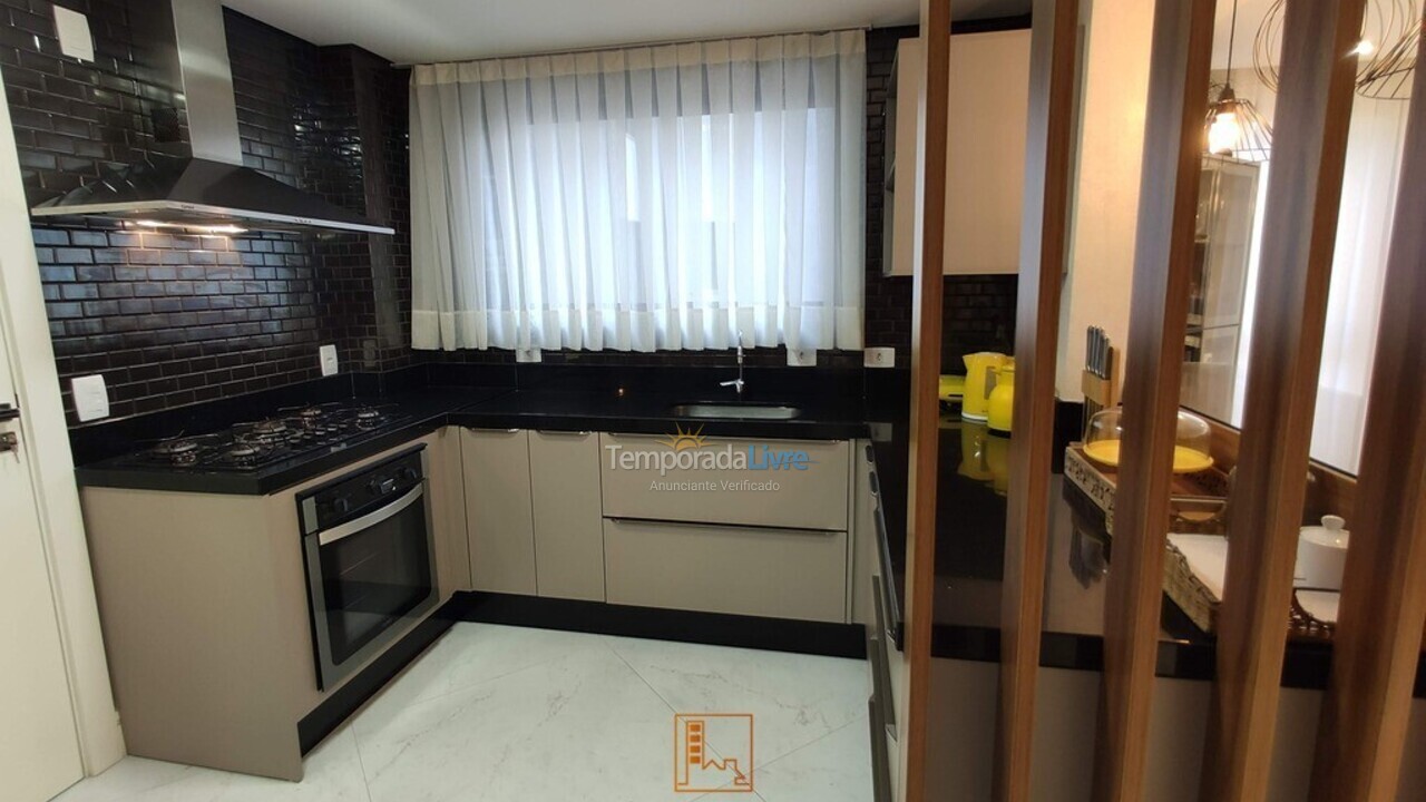 Apartamento para aluguel de temporada em Balneário Camboriú (Centro)