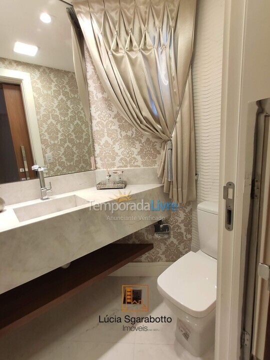 Apartamento para aluguel de temporada em Balneário Camboriú (Centro)