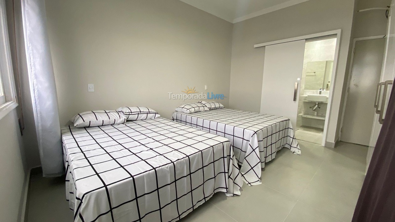 Apartamento para aluguel de temporada em Guarujá (Pitangueiras)