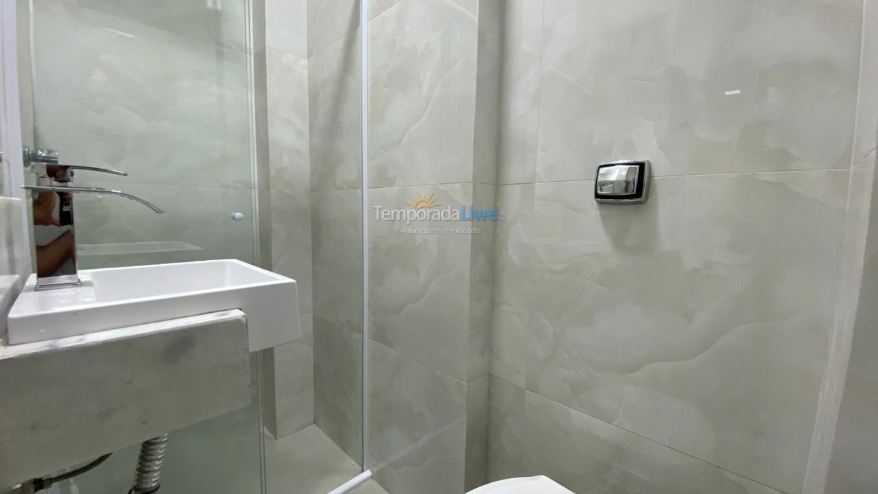 Apartamento para aluguel de temporada em Guarujá (Pitangueiras)