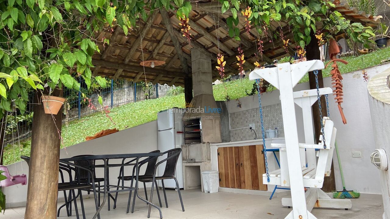 Casa para aluguel de temporada em Caraguatatuba (Martim de Sá)