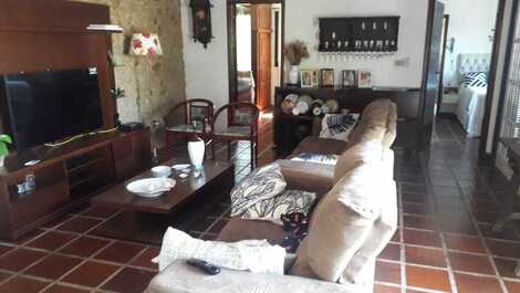 Linda casa martim de sá 5 dor. piscina ar internet Zara