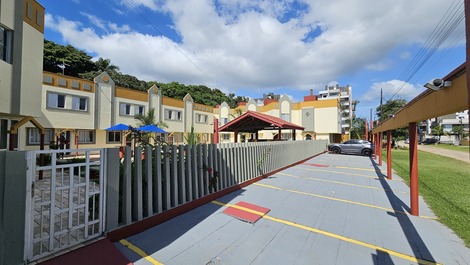 APTO em Itapoa, conforto e localização privilegiada, proximo da praia.