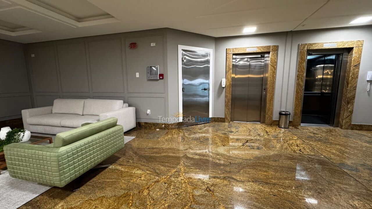 Apartamento para aluguel de temporada em Itapema (Meia Praia)