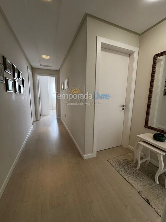 Apartamento para aluguel de temporada em Itapema (Meia Praia)