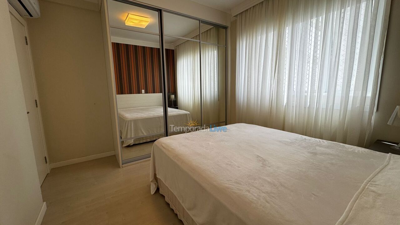 Apartamento para aluguel de temporada em Itapema (Meia Praia)