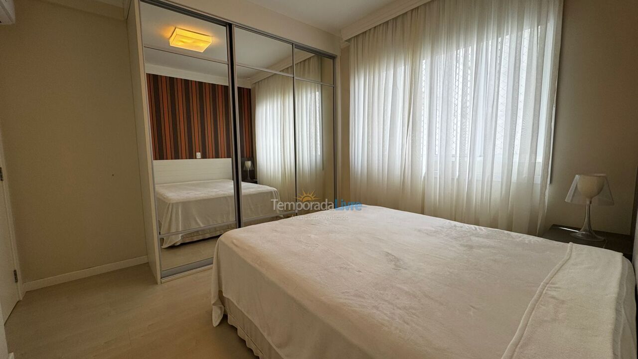 Apartamento para aluguel de temporada em Itapema (Meia Praia)