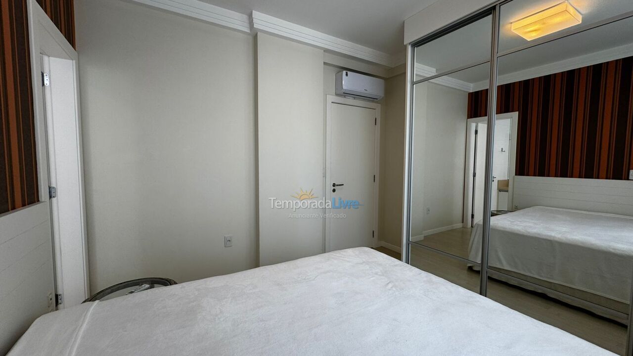 Apartamento para aluguel de temporada em Itapema (Meia Praia)