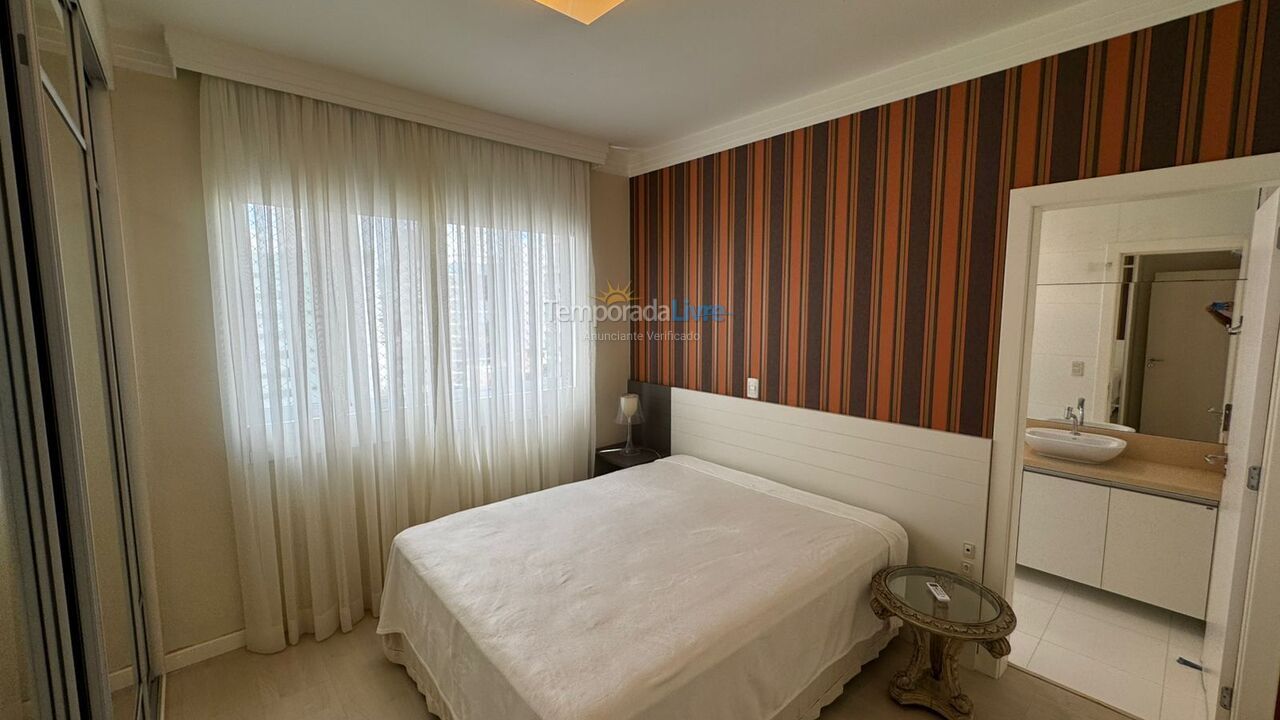 Apartamento para aluguel de temporada em Itapema (Meia Praia)