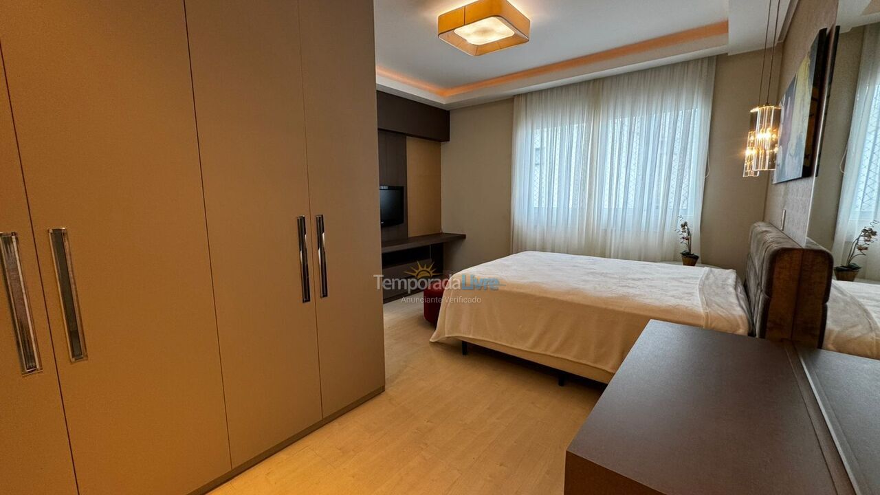 Apartamento para aluguel de temporada em Itapema (Meia Praia)